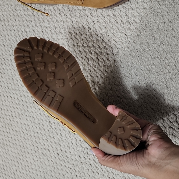 Timberland Boots - Picture 6 of 12